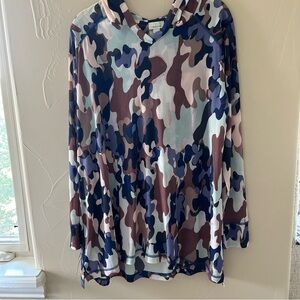 🏅PRICE DROP🏅 NWOT LOGO Lounge by Lori Goldstein Mesh Camo Hoodie